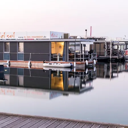 Hausboot El-sol Úszó hotel